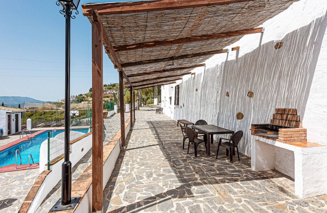 Casa rural 'La Yegueriza' con vistas al lago, piscina compartida y terraza privada