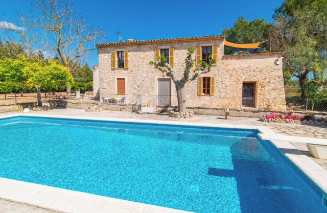 Casa rural 'Manenta' con vistas a la montaña, piscina privada y Wi-Fi