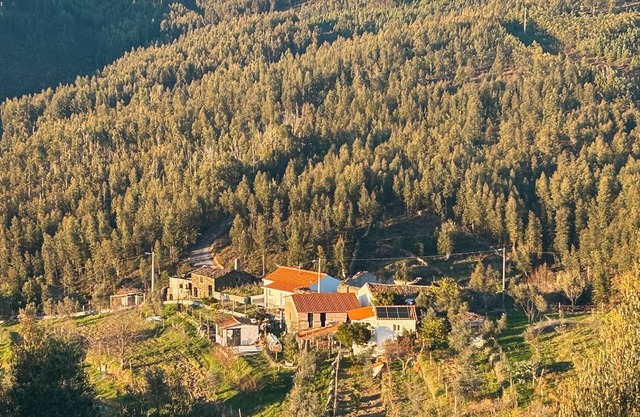 Country House 'Vale Dos Vascos' with Mountain View, Wi-Fi and Air Conditioning