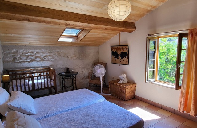 Country house with heated pool for 9 people, dog welcome