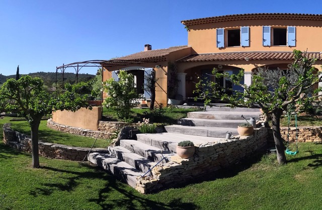 Casa de campo con piscina en el borde del Haut Var con vistas al Ste Baume