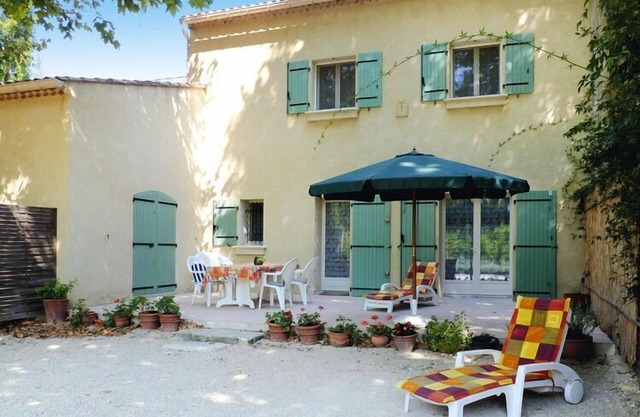 Casa de campo con terraza privada, Beaucaire