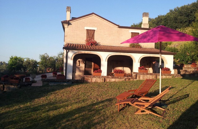 Casa de campo con piscina en la provincia de Fermo.