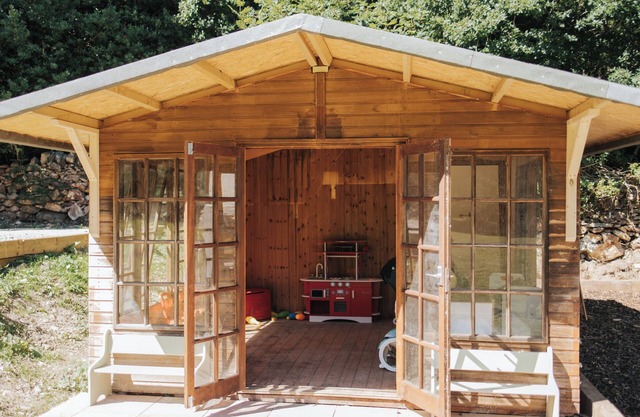 Country House within Snowdonia National Park, 10 meter indoor heated pool, gym.