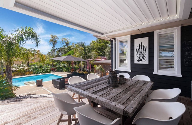 Country Idyll House - Sandspit Holiday Home