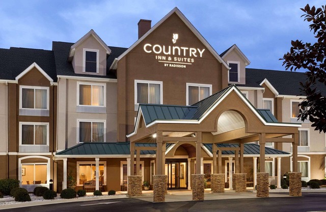 Country Inn & Suites by Radisson, Savannah I-95 North, GA