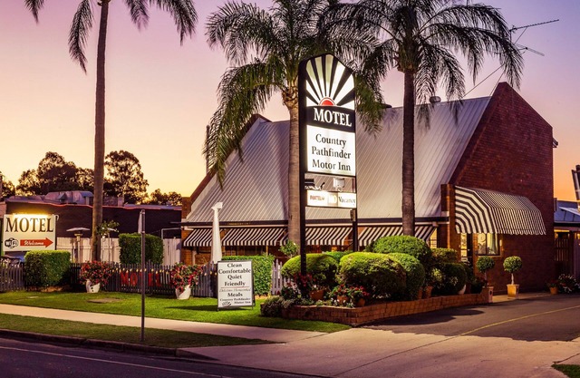 Country Pathfinder Motor Inn