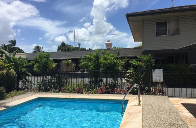 Country Plaza Motor Inn