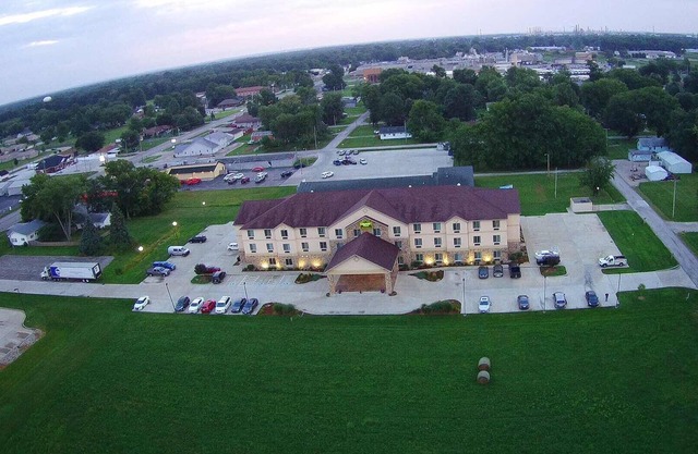 Country View Inn & Suites