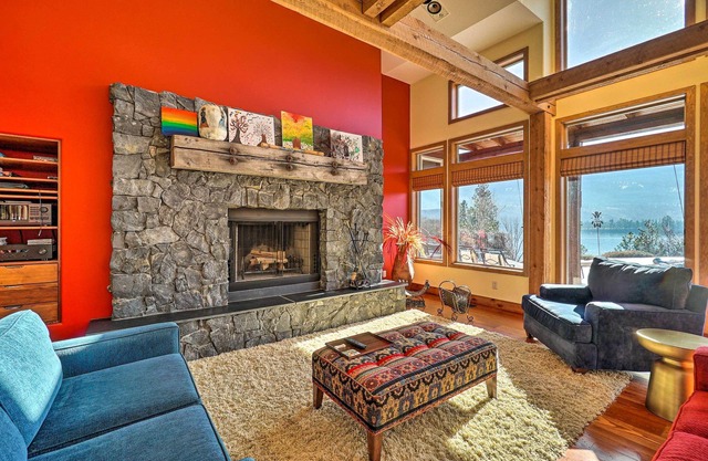 Country Villa on Kalamalka Lake w/ Private Pool!