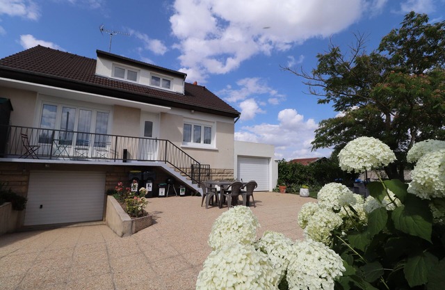 Countryside and close to Disney, La Vallée Village, and Paris......