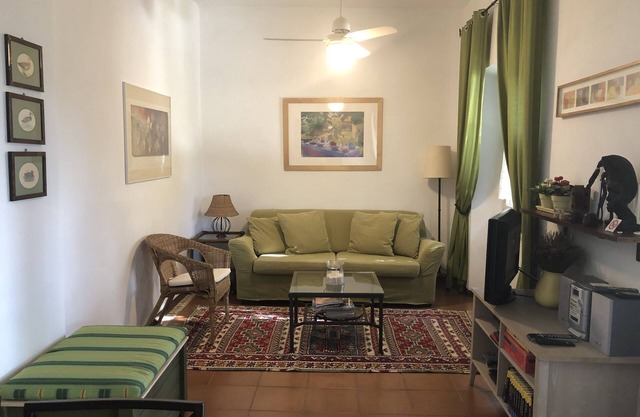Apartamento con jardín, piscina y jacuzzi con hermoso parque.