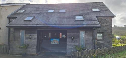 Countryside Cottage in Swansea near Gower