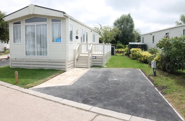 Countryside Holiday Park by the River nr Canterbury (Pet-Friendly)