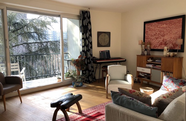 Countryside in Paris! Beautiful, overlooking gardens, terrace, luxury residence.