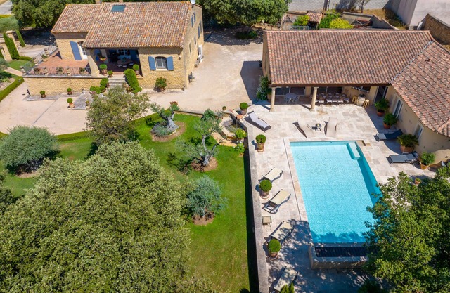 Carácter casa piedra gard en 3500m2 de terreno piscina privada CHAUF