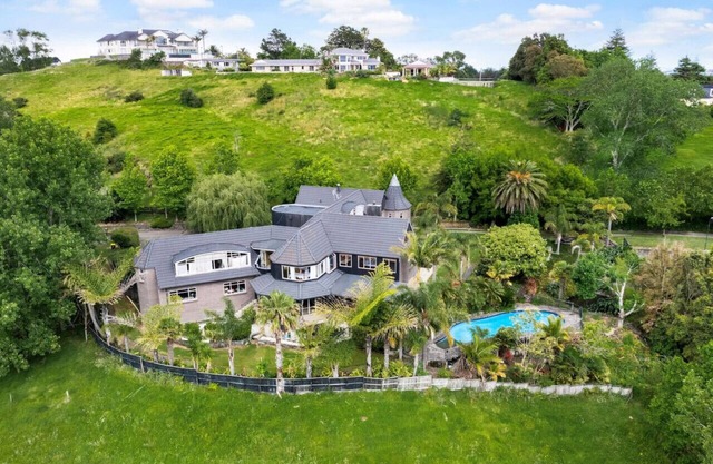 Countryside Zen Estate with Sea Views and Pool