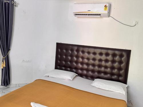 County By Saash Hotels