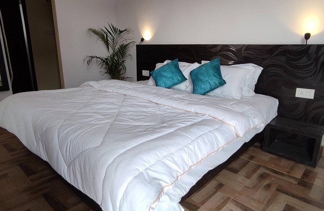 Couple Friendly, Cozy N Silent BR, 5 Mins Walk from Joggers Park