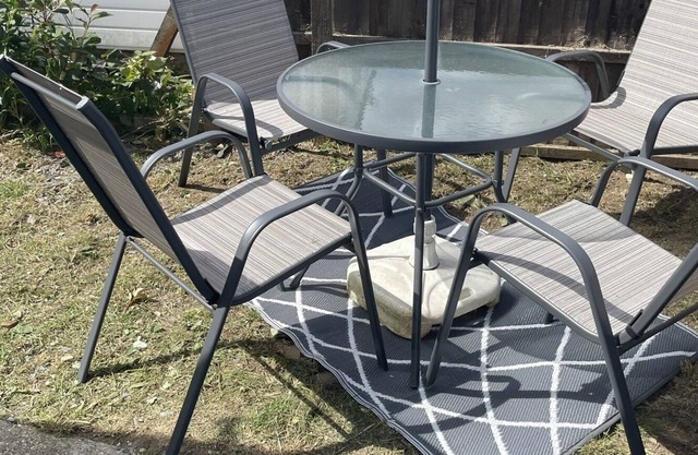 Couple or family retreat 5mins from beach