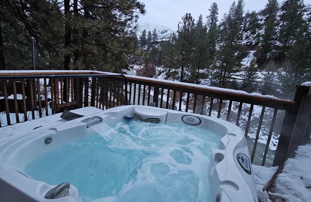 Couples Cozy Cabin Retreat