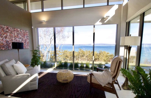 Couples luxury retreat. Custom built in 2020 for views of the bay.