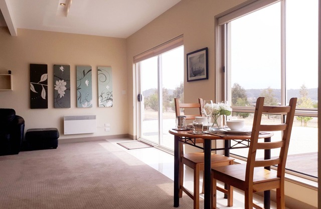 Couples Retreat near Hobart/Mountain View/nr Beaches