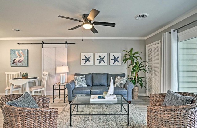 Couples Retreat with Balcony in Surfside Beach!