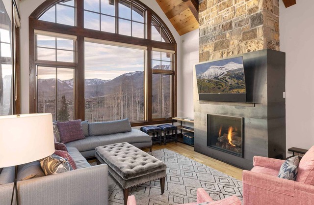 Courcheval Hideaway Luxe 4BD Villa in Mountain Village Core by Cuvée