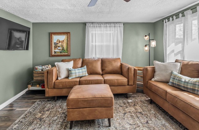 Court Street Cottage | Downtown Prineville Getaway