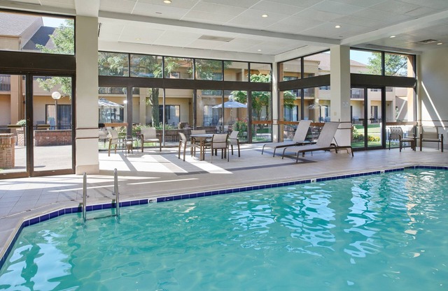 Courtyard by Marriott Detroit Dearborn
