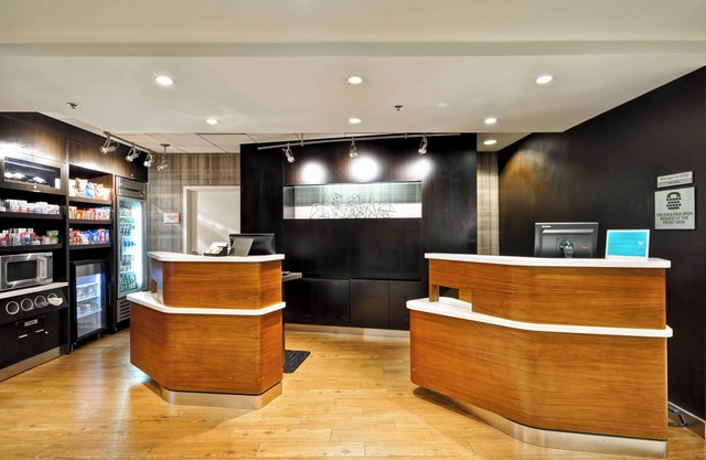 Courtyard by Marriott Jacksonville Airport