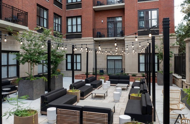 Courtyard by Marriott Savannah Downtown/Historic District