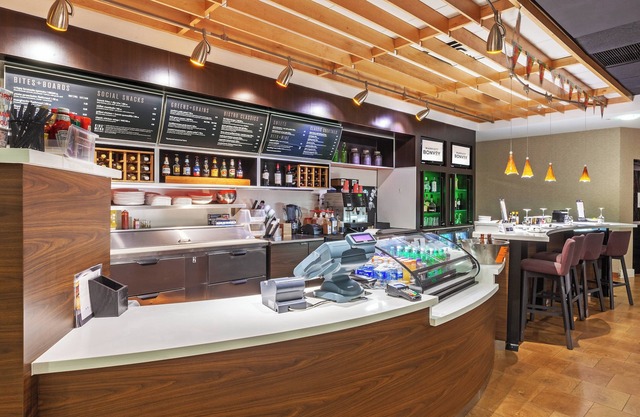 Courtyard by Marriott Tulsa Woodland Hills