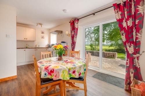 Courtyard Cottages Granary Cottage