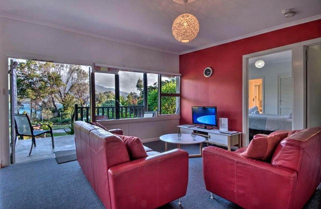 Cove Beach Apartment 1