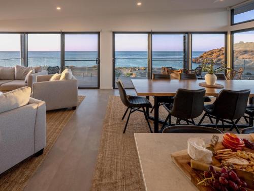 Cove Landing Marina Apartment 1 SS Karatta Sleep 4