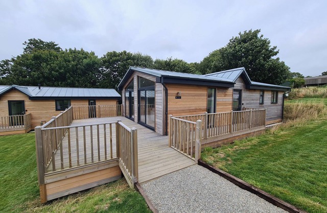 Cove Lodge