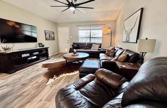 Covered JM Ranch - 3BR/2BA - Family Friendly
