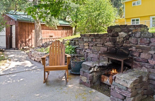 Coveted Lower Rattlesnake 2-Bedroom Gem—Now Offering Mid-Term Rentals!