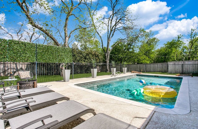 Cowtown Oasis w/ Gated Pool, Huge Backyard, BBQ!