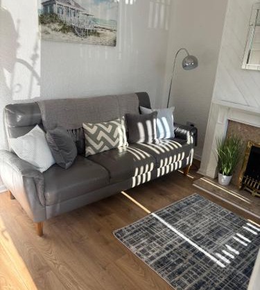 Cozee 2-bed home in WV11