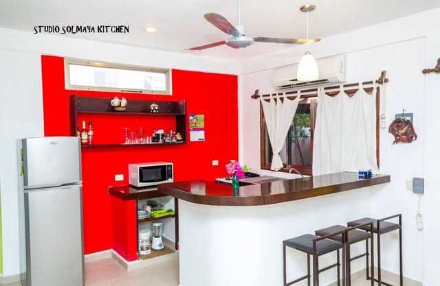 Cozumel, México. Studio Sol Maya. Cerca de playas, tiendas, buceo y restaurantes.