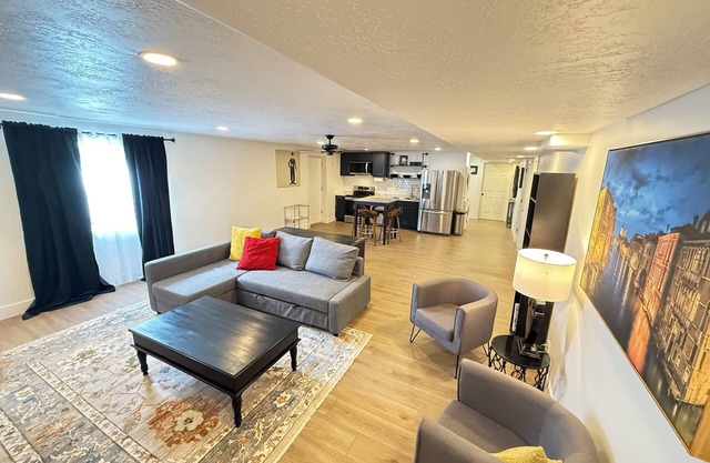 Apartamento sótano privado y moderno. Suncrest, Draper 1 habitación y sofa cama.
