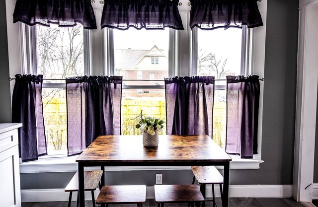 Cozy 1 bedroom Apartment Sleeps 4