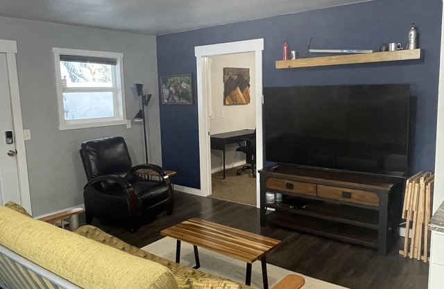 Cozy 1 bedroom apartment near Anchorage