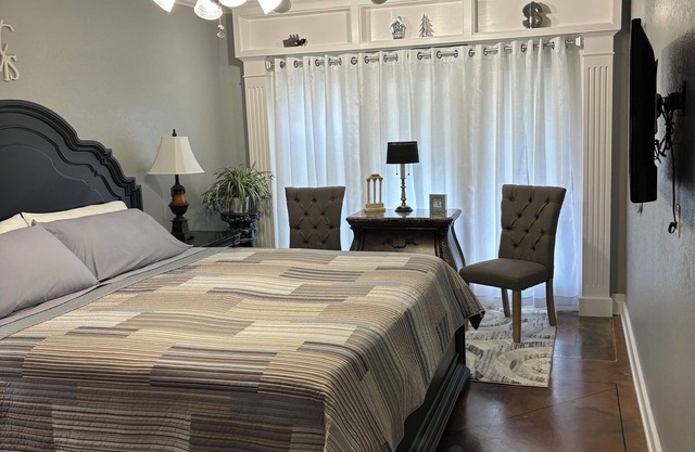 Cozy 1-bedroom apartment in pleasant Claremore with AC, WiFi