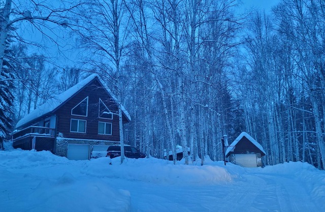 Cozy 1 bedroom apartment near downtown Fairbanks