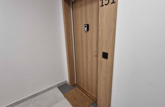 Cozy 1-bedroom apartment in lovely Warszawa with WiFi