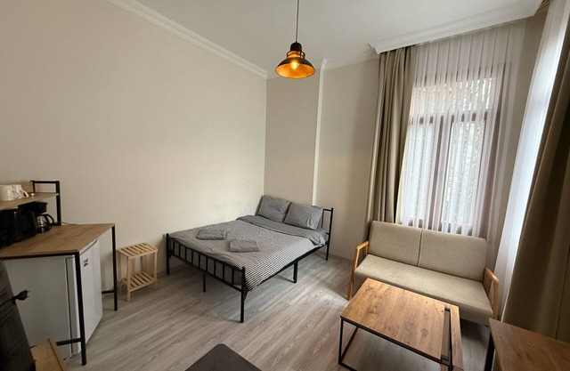 Cozy 1-bedroom apartment in wonderful Istanbul with WiFi, AC